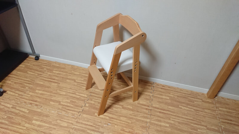 娘の椅子を購入♪「おしゃれで組み立て簡単なキッズハイチェア」