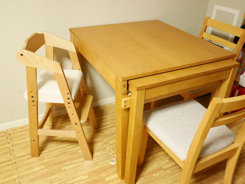 【DIY】スライドして伸ばせば4人掛けできるダイニングテーブルが便利でオススメ【組み立て】