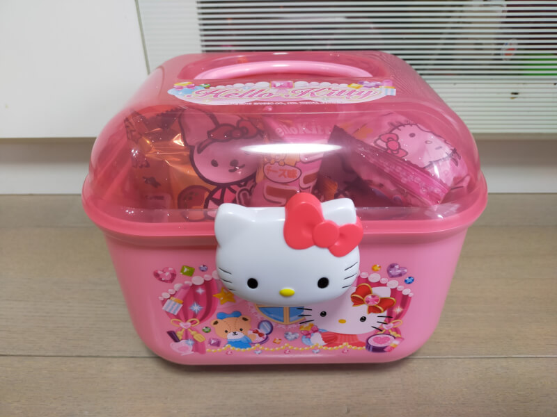 【ハローキティ】キティちゃんのかわいいお菓子ボックスの紹介