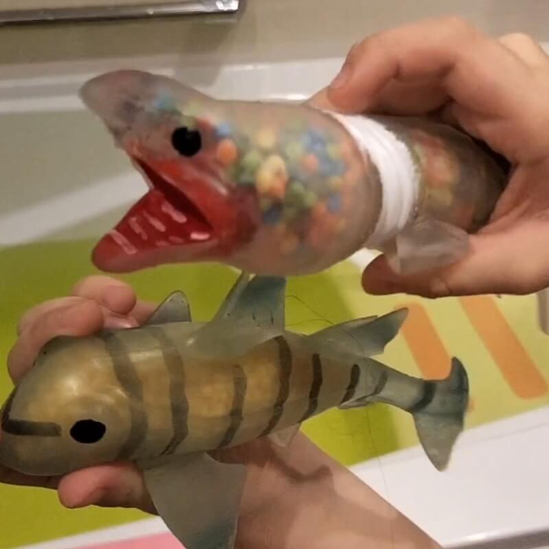 【おもちゃ】サメのおもちゃでお風呂遊び♪【シャークアタック＆Co.（アンドコ）】