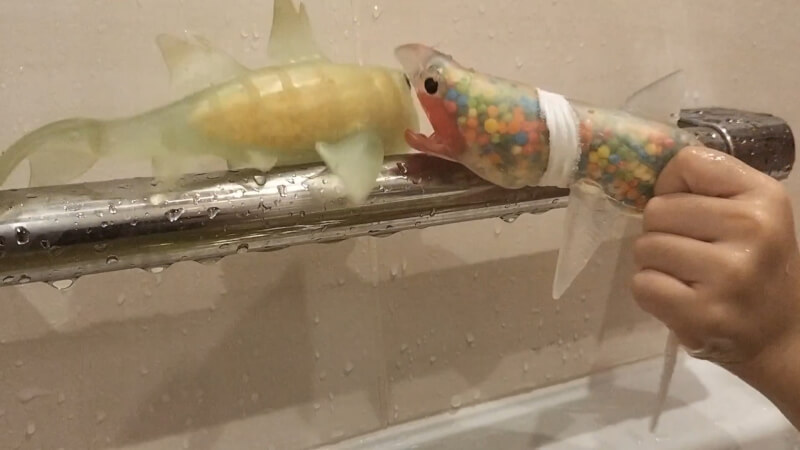 【おもちゃ】サメのおもちゃでお風呂遊び♪【シャークアタック＆Co.（アンドコ）】