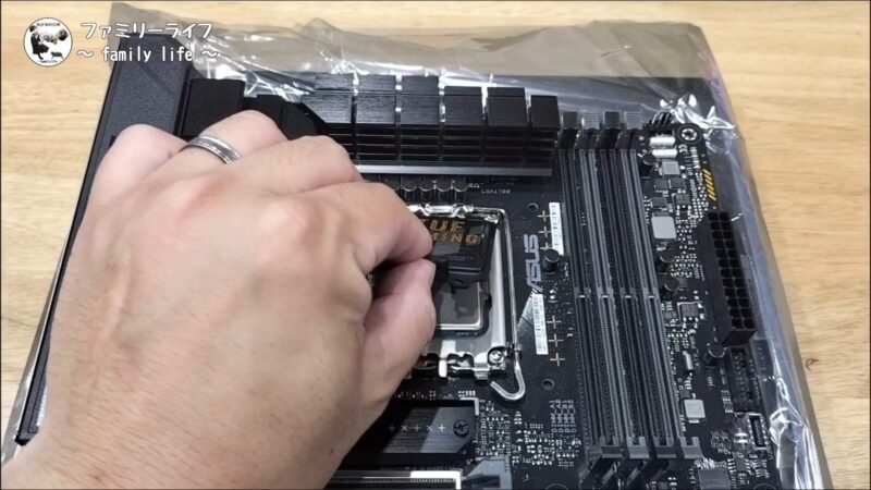 【組み立て】Core i5-14400をASUS B760Mマザーボードに取り付ける手順【白い自作パソコン③】